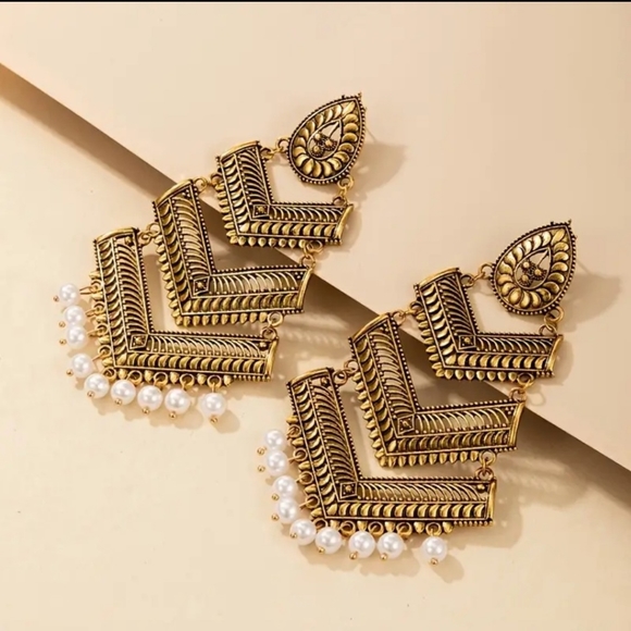 NWT Large Handmade Antique gold and faux pearls tassels jhumka/ Indian jewellery - Picture 3 of 4